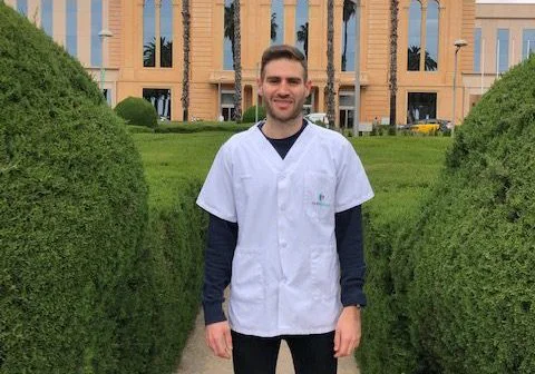 Héctor Vergara Badia - Nutrición y dietética. Microbiota y obesidad. Nutrición y deporte